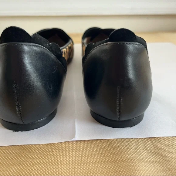 Isa Tapia Black and Tan Pointed-Toe Flats - Picture 7 of 8
